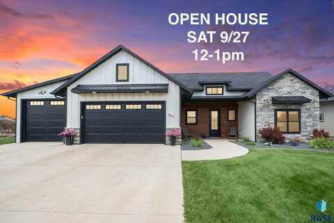 907 Sundance St, Valley Springs, SD 57068
