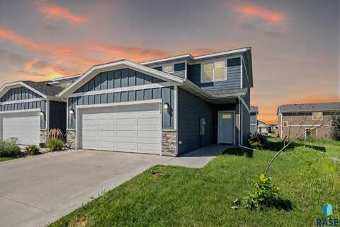 4606 E Whisper Ridge Pl, Sioux Falls, SD 57108
