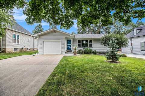 624 N Lincoln St, Canton, SD 57013