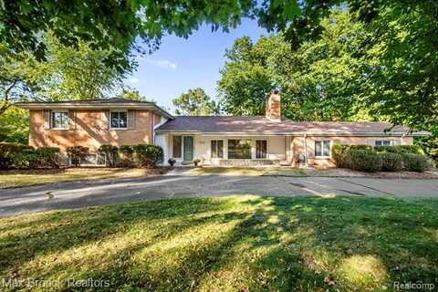 30320 Pondsview Drive, Franklin, MI 48025