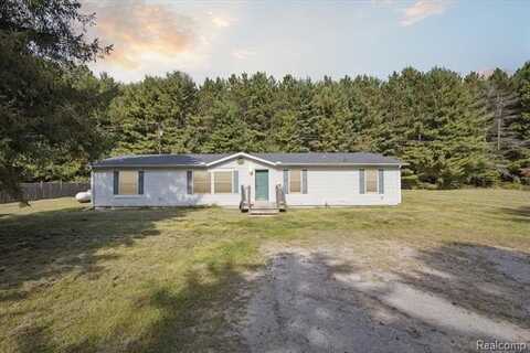 4562 Hanes Road, Vassar, MI 48768