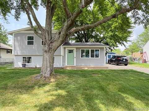 2274 Leif Avenue, Norton Shores, MI 49441