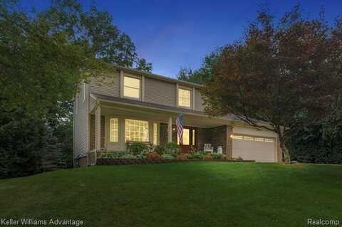 4921 Whitlow Court, Commerce Township, MI 48382