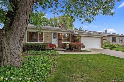 2062 Stratford Drive, Troy, MI 48083