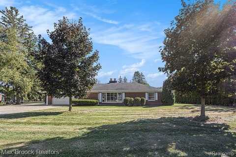 60 E Hurst Drive, Troy, MI 48085
