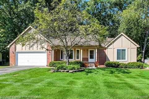 3525 Oak Meadows Ct, Commerce Township, MI 48382