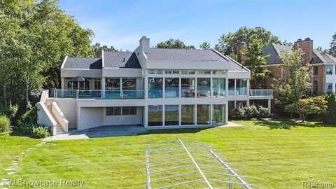 8559 Pine Cove Drive, Commerce Township, MI 48382
