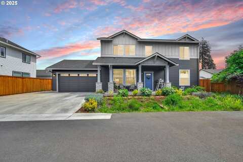 1723 DOTIE DR, Springfield, OR 97477