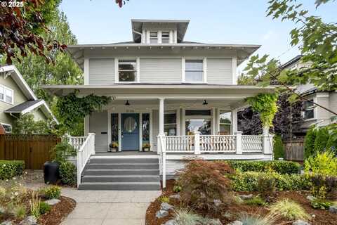 2136 NE 9TH AVE, Portland, OR 97212