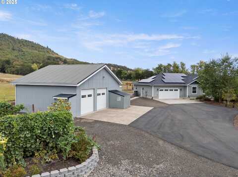 4321 HAPPY VALLEY RD, Roseburg, OR 97471