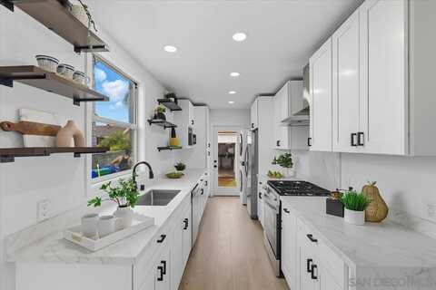 4352 Athens St, San Diego, CA 92115