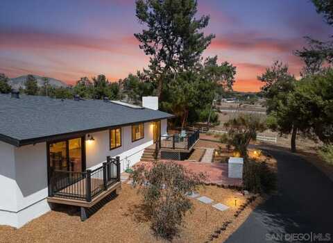15277 Oak Creek Rd, El Cajon, CA 92021
