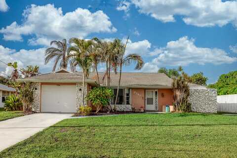 2349 SE Avalon Road, Port Saint Lucie, FL 34952