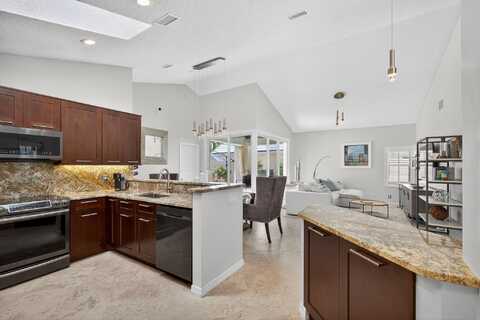 31 Windsor Lane, Palm Beach Gardens, FL 33418