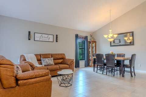 118 Meadowlands Dr, Royal Palm Beach, FL 33411