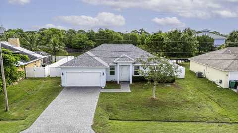 2009 SE South Buttonwood Drive, Port Saint Lucie, FL 34952