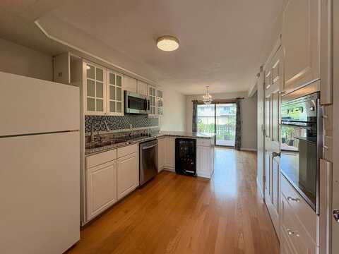 3287 Arcade Street S, Vadnais Heights, MN 55127