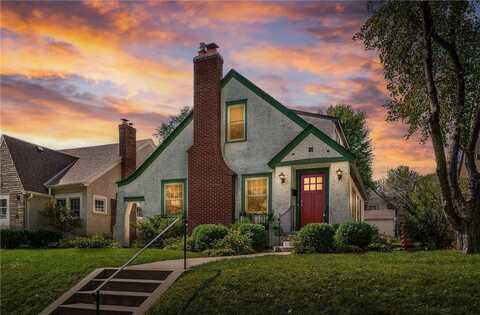 555 Saratoga Street S, Saint Paul, MN 55116