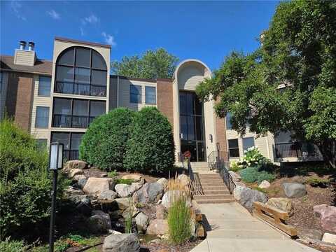9500 Collegeview Road, Bloomington, MN 55437
