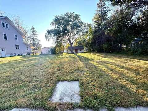 523 Strait Avenue, Worthington, MN 56187