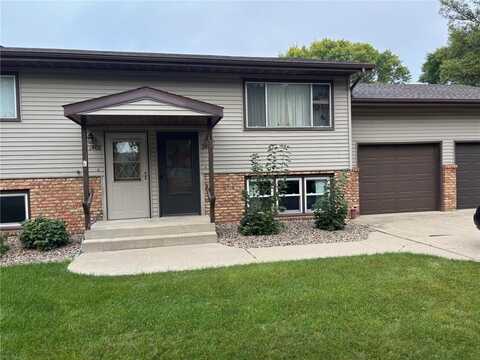 2402 Kenwood Drive SW, Willmar, MN 56201