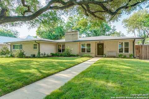 110 Woodcrest, San Antonio, TX 78209