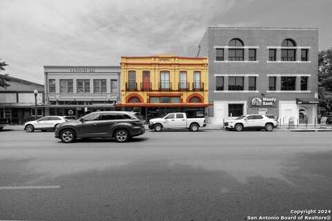 142 W San Antonio St, New Braunfels, TX 78130