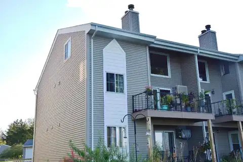 727 E Lakeview Road, Hustisford, WI 53034