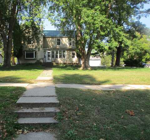 608 La Valle Street, Reedsburg, WI 53959
