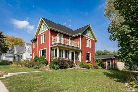 819 4th Street, New Glarus, WI 53574
