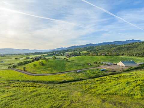 939 Carpenter Hill Road, Medford, OR 97501
