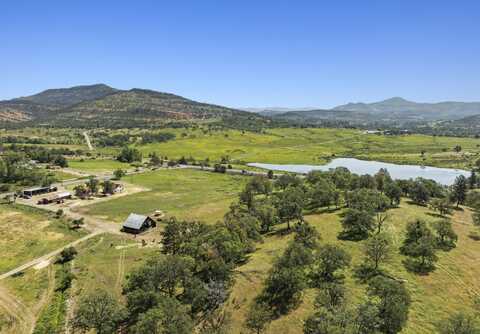 151 Hammel Road, Eagle Point, OR 97524