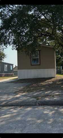 20342 Plaza East Blvd., Houston, TX 77073