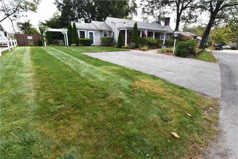 13 Cozy Lane, Cumberland, RI 02864