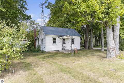 10814 Ramsay Road, Thompsonville, MI 49683