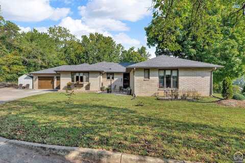 5425 SW Mission AVE, Topeka, KS 66610
