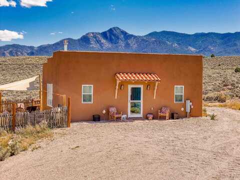 847 Old State Hwy 570, Ranchos de Taos, NM 87557