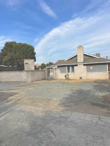 1412 E Springville Avenue, Porterville, CA 93257