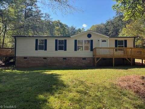318 Saddlebrook Drive, Summerfield, NC 27358