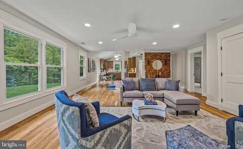 5861 VINE LANE, LINDEN, VA 22642