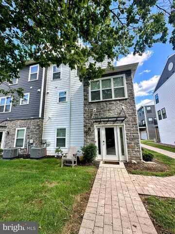 124 HIGH POINTE DRIVE, HERSHEY, PA 17033