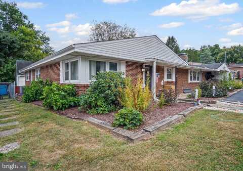 205 OAK KNOLL ROAD, NEW CUMBERLAND, PA 17070