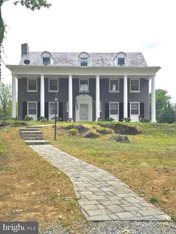 808 WALNUT LANE, CARLISLE, PA 17013