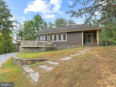 26 PATHFINDER LANE, HEDGESVILLE, WV 25427