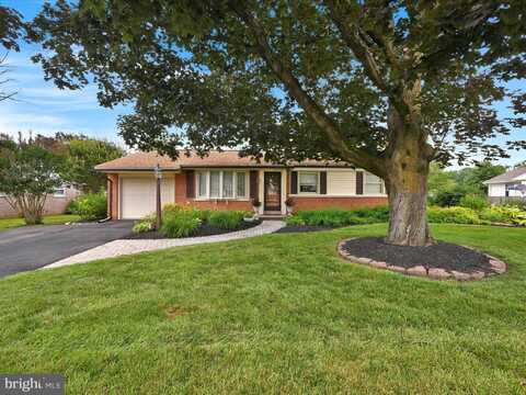 122 SHANNON DRIVE, LANCASTER, PA 17603