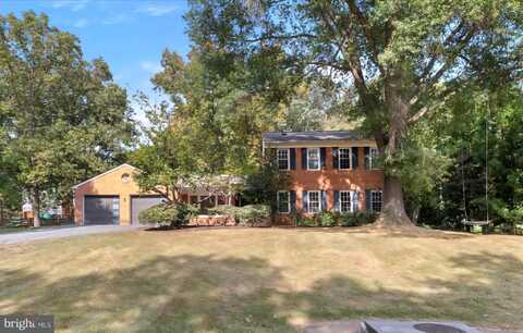 12183 HOLLY KNOLL CIRCLE, GREAT FALLS, VA 22066