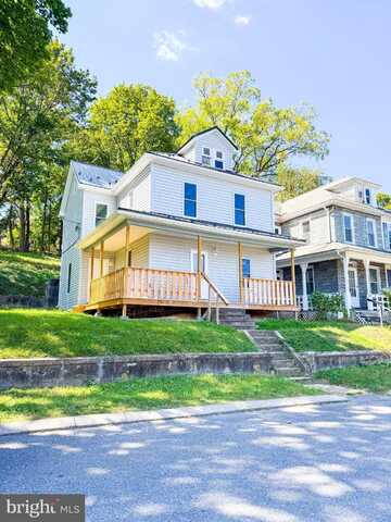 32 S MANN AVENUE, YEAGERTOWN, PA 17099