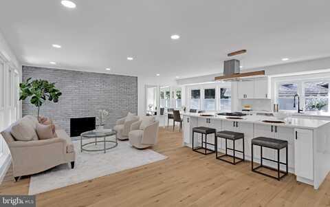 5609 8TH PLACE N, ARLINGTON, VA 22205
