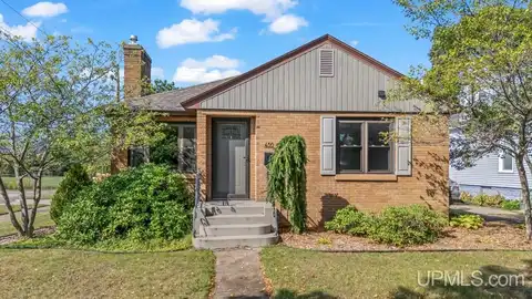 430 S 19th, Escanaba, MI 49829