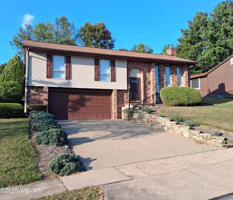 2515 N HILLS Drive, Williamsport, PA 17701